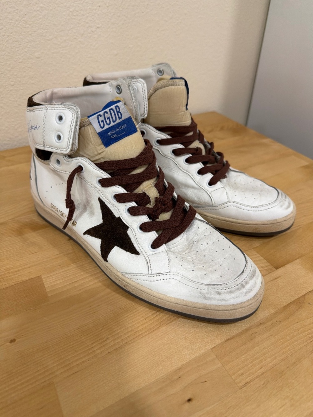 Golden Goose Sky Star shoes size EU45 with brown star and laces
